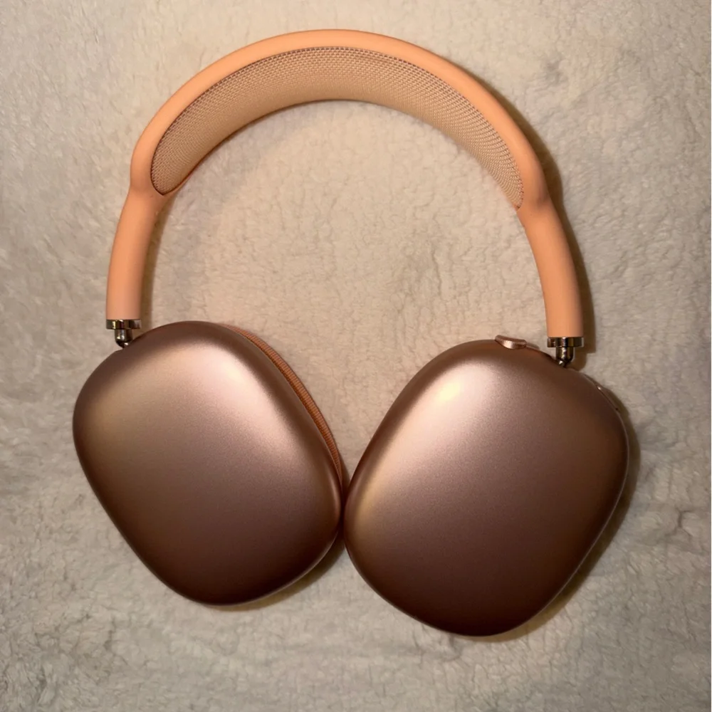 Pink AirPod Max 💗🎧 - Picture 3 of 8